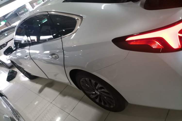 Used Buick LaCrosse 2025 28T Platinum Edition
