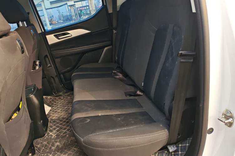 Used Great Wall King Kong Poer 2023 2.0T Manual Diesel Two-Wheel Drive Entrepreneurial Version with Long Flat Bed GW4D20M
