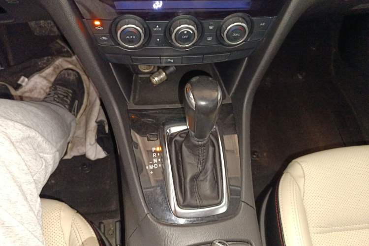 Used Mazda Atenza 2014 2.0L Blue Sky Luxury Edition
