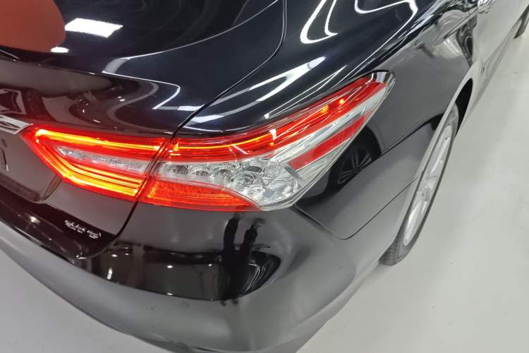 Used Toyota Camry 2021 2.0G Luxury Edition
