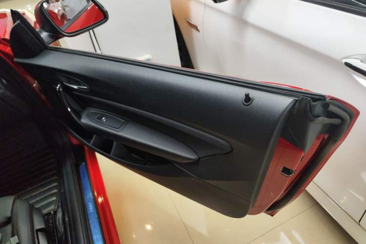 Used BMW 2 Series 2018 220i Convertible Coupe Sports Design Package
