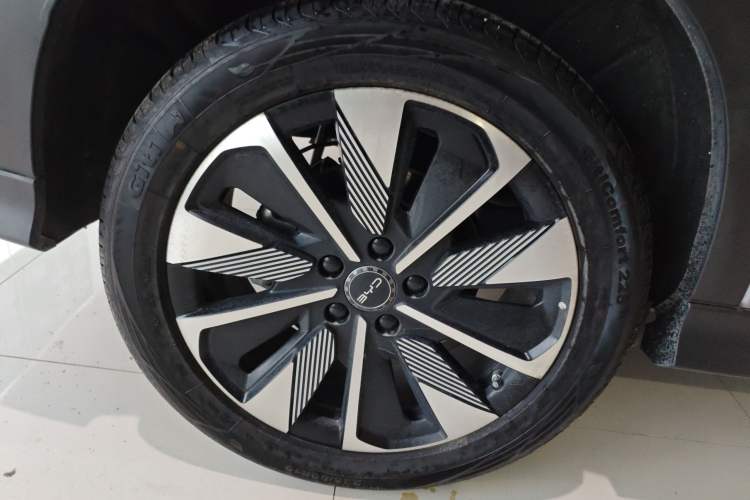 Used BYD Song PLUS New Energy 2025 EV Intelligent Driving Version 520km Premium Model
