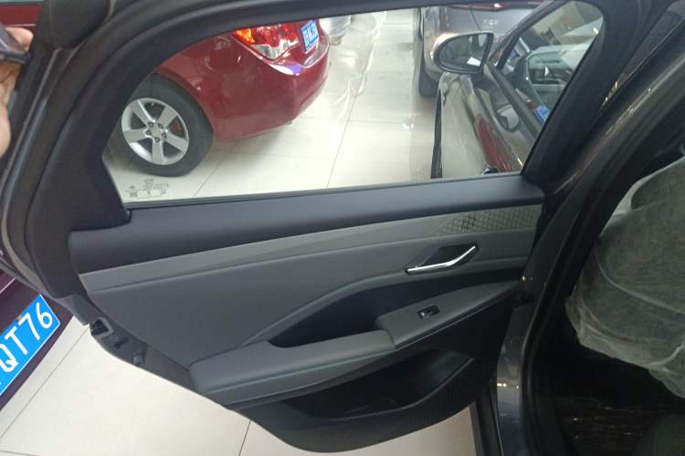 Used BYD Qin PLUS 2025 DM-i Smart Drive 55KM Leading Model
