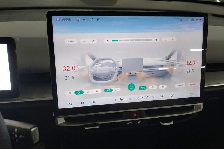 Used Venucia VX6 2023 520 Max
