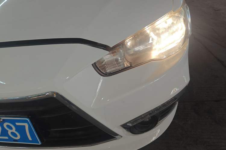 Used Mitsubishi Lancer EX 2015 1.8L CVT ZhiShang Edition China IV Standard