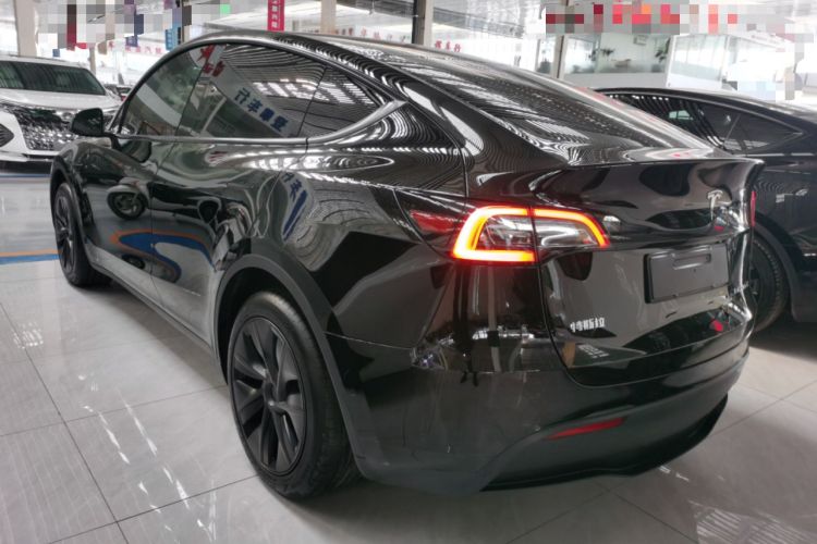 Used Tesla Model Y 2023 Rear-Wheel-Drive Version
