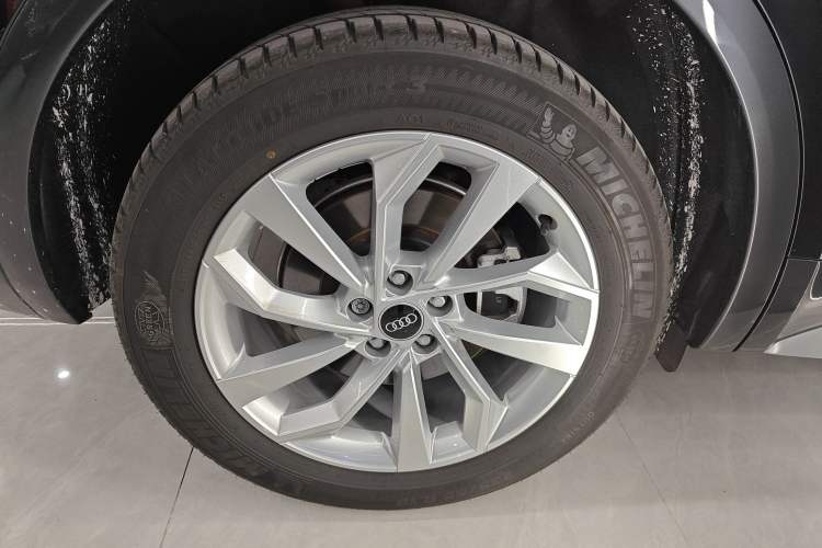 Used Audi Q5L 2023 40T Luxury Elegant Model
