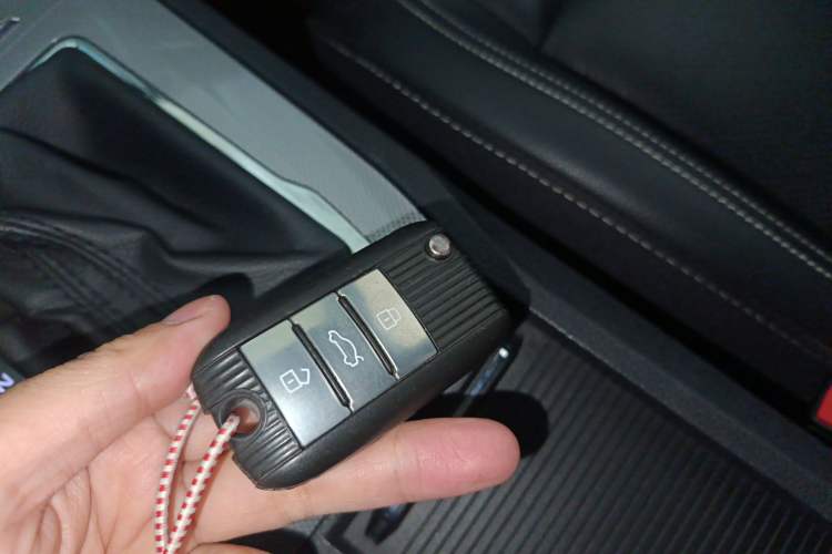 Used Roewe RX5 2016 20T Two-Wheel Drive Automatic Internet Smart Edition