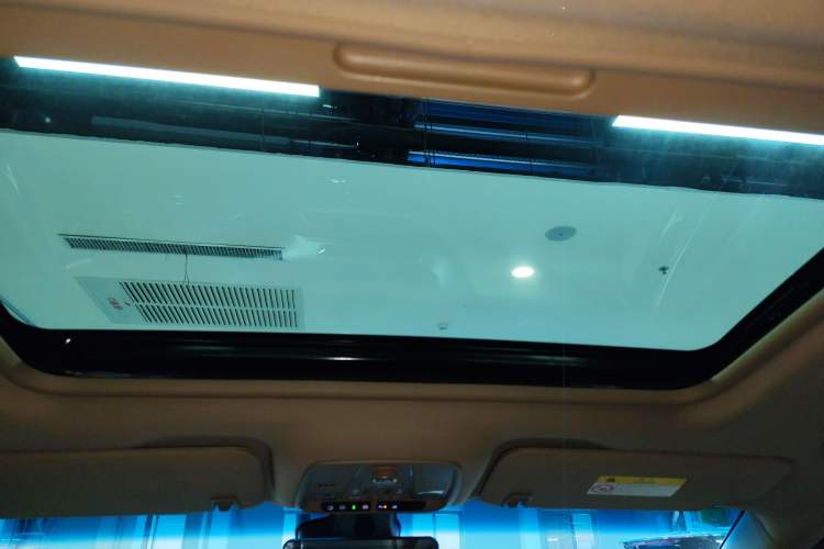 Used Buick GL8 2021 ES Landtrek 653T Luxury Model
