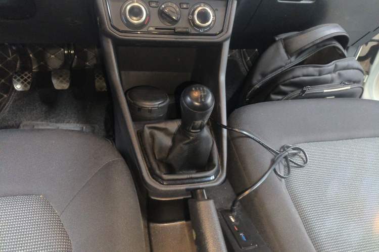 Used Volkswagen Jetta 2017 1.4L Manual Fashion Edition
