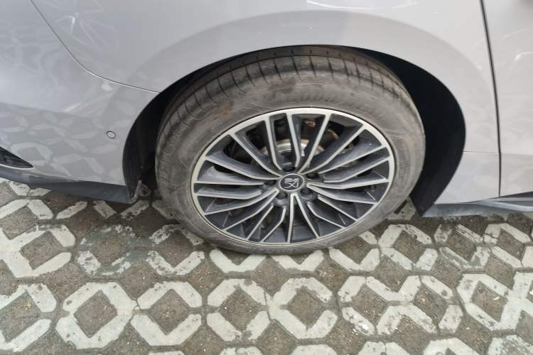 Used BYD Han 2025 DM-i Intelligent Driving Edition 125KM Prestige Model
