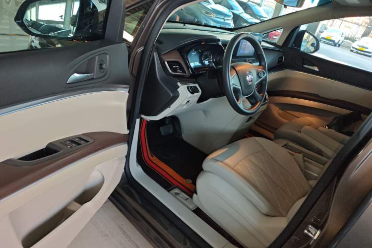 Used Buick GL8 2022 Land Cruiser Executive Class 652T Comfort Model
