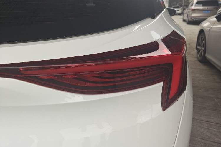 Used Buick Velite 6 2023 430km Range Commuter Version
