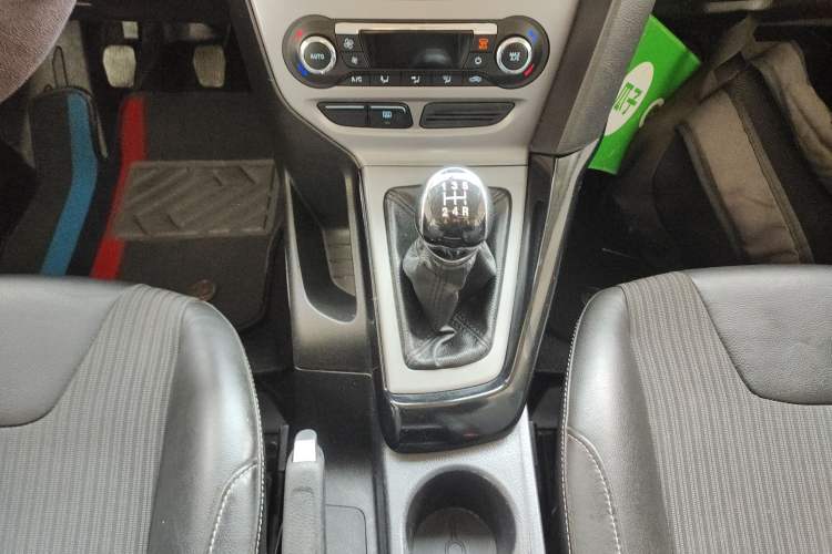 Used Ford Focus 2012 Sedan 1.6L Manual Fashion Edition