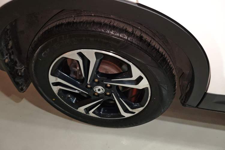 Used Dongfeng Aeolus AX7 2016 2.0L Automatic Zhiyi Trim
