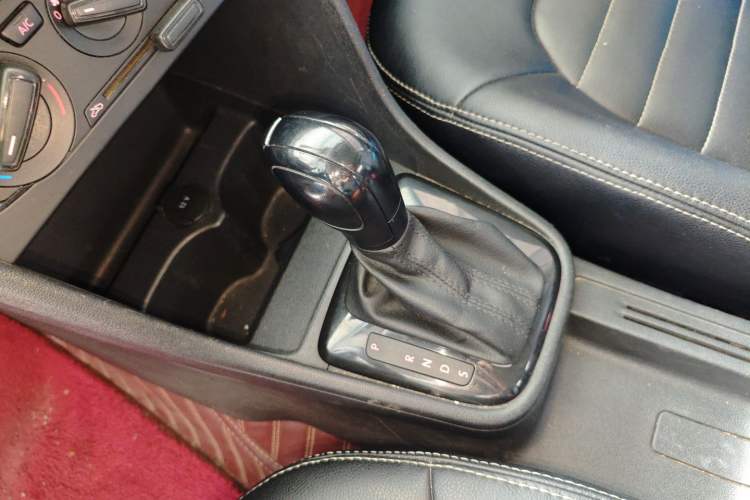 Used Volkswagen Santana 2015 1.6L Automatic Fashion Edition
