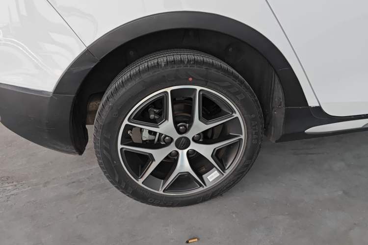 Used Geely Auto Vision S1 2019 Upgraded Model 1.5L CVT Luxury Version
