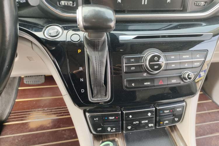 Used GAC Trumpchi M8 2018 320T Luxury Edition
