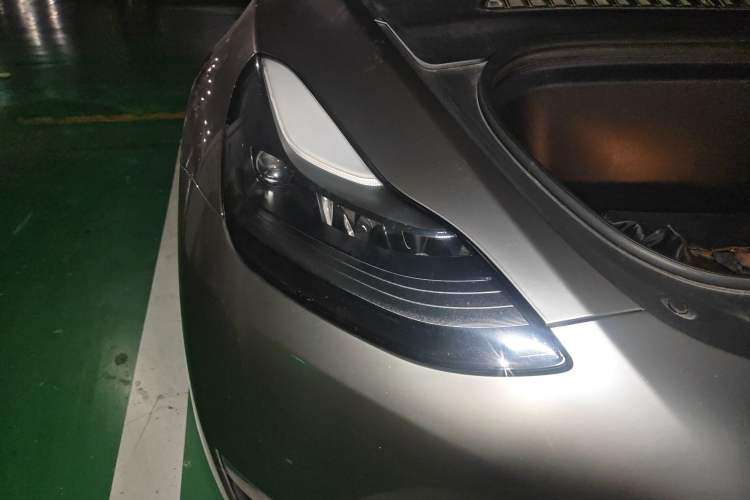 Used Tesla Model Y 2022 Long-Range All-Wheel-Drive Version