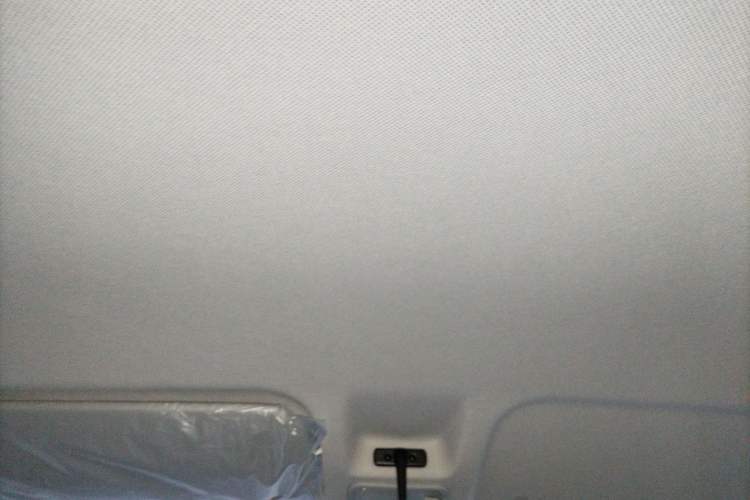 Used Wuling Yangguang 2024 300KM Comfort Version Passenger Van 75kW
