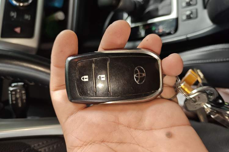 Used Toyota Highlander 2018 2.0T Four-Wheel Drive Luxury Edition 7 Seats China V Emission Standard
