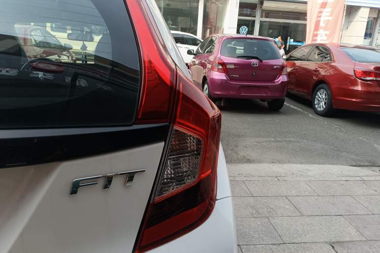 Used Honda Fit 2018 1.5L CVT Comfort Sunroof Version