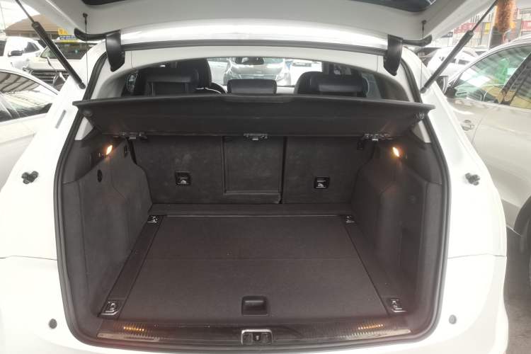 Used Audi Q5 2017 Plus 40 TFSI Ambition Model
