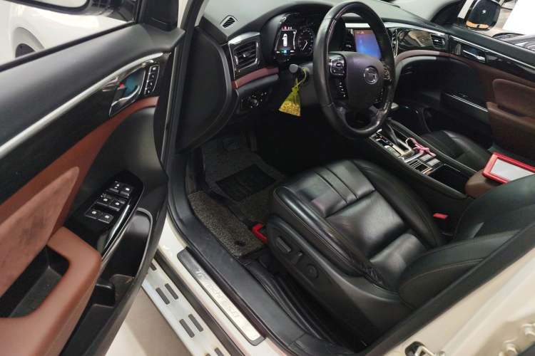 Used GAC Trumpchi GS8 2017 320T Two-Wheel Drive Luxury Smart Connectivity Version (7 Seats)
