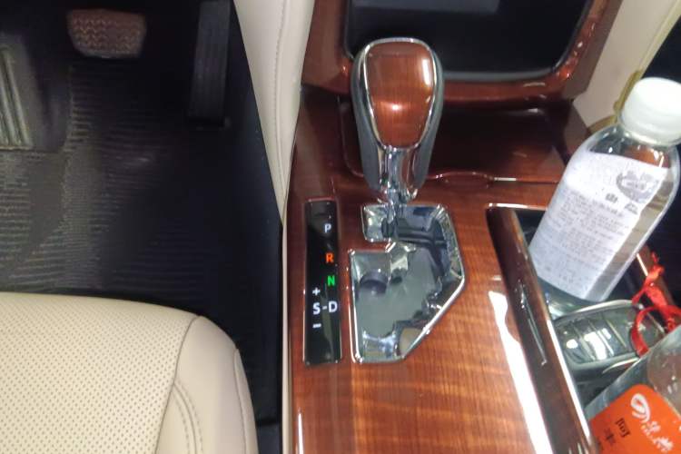 Used Toyota Crown 2015 2.0T Fashion Edition
