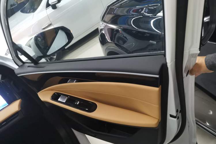 Used  L7 2024 1.5T 115 km MAX Dragon Edition
