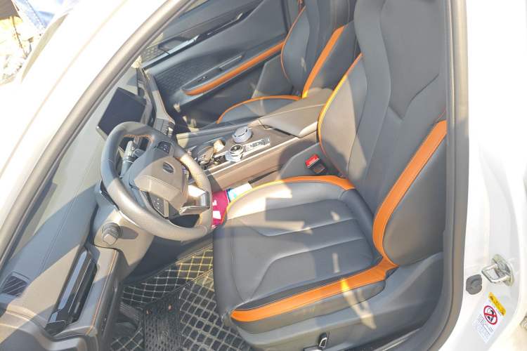 Used Changan UNI-V 2023 1.5T Prestige Model