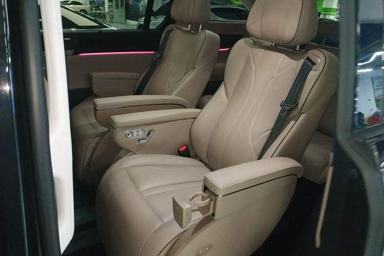 Used XPeng X9 2024 702 Ultra-Long Range Max
