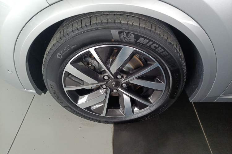 Used Li Auto L8 2023 Pro Model
