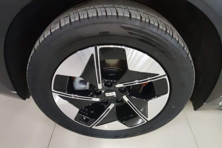 Used  E5 2024 530 km Exploration+ Version
