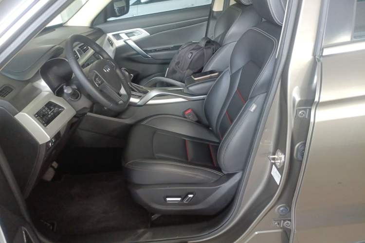 Used Geely Auto Emgrand X7 Sport 2018 1.8TD Automatic Two-Wheel Drive Smart Connect 4G Internet Edition