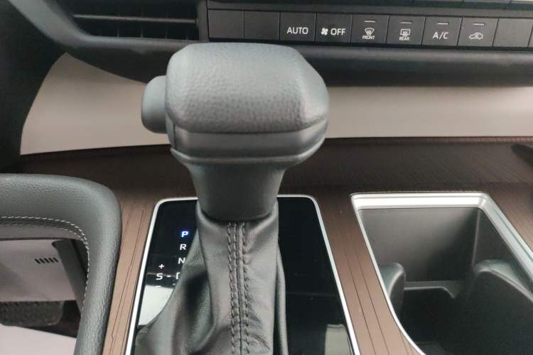 Used Toyota Sienna 2023 2.5L Hybrid Comfort Edition
