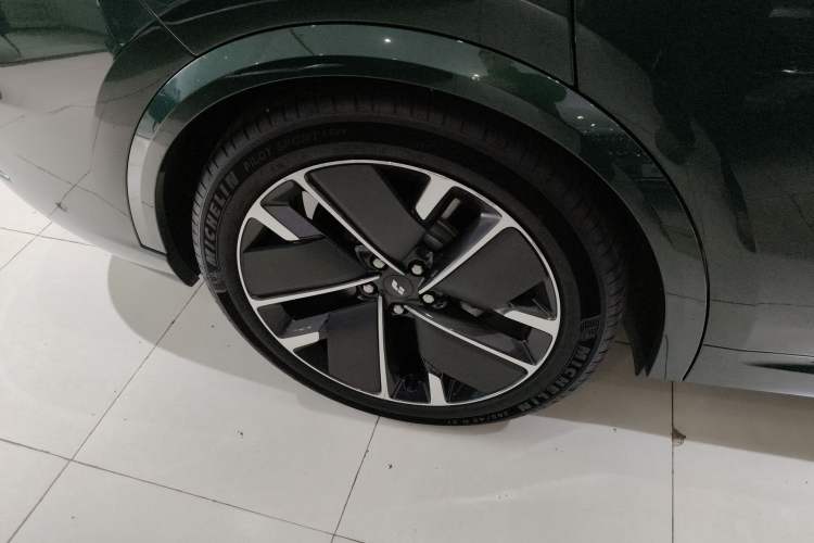 Used Li Auto L9 2025 Pro Smart Refresh Edition