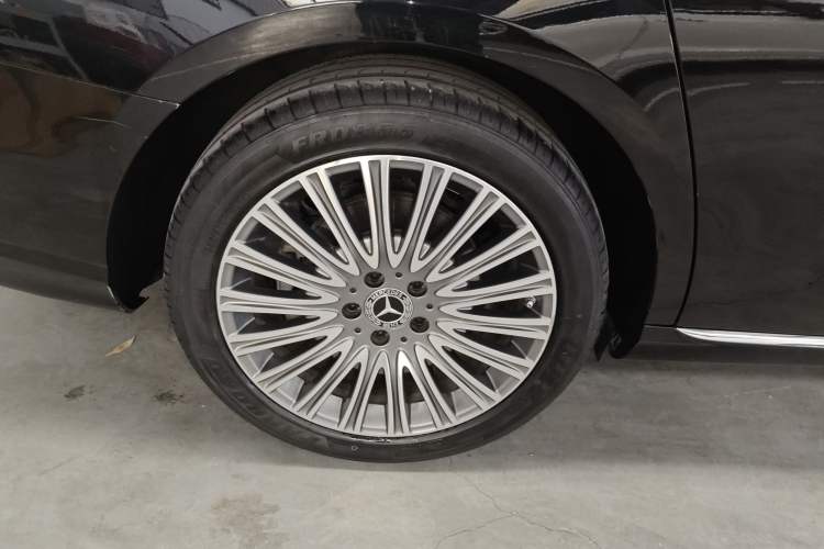 Used Mercedes-Benz E-Class 2021 Facelift E 300 L Stylish Edition