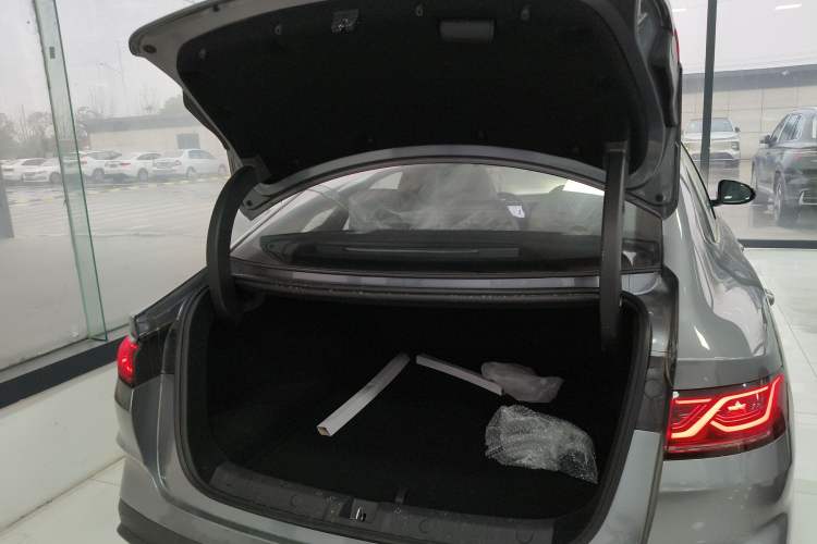 Used BYD Qin L 2025 DM-i Smart Drive 120KM Leading Model
