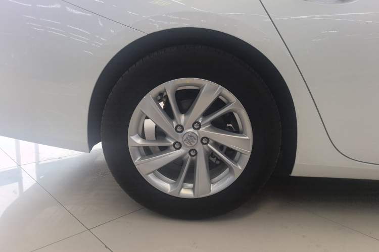 Used Buick LaCrosse 2023 Restyled 25T Cross-Country Edition
