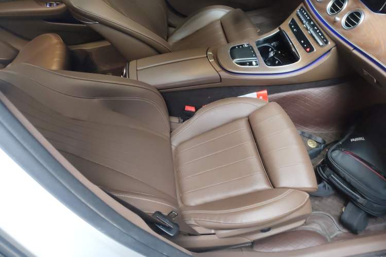 Used Mercedes-Benz E-Class New Energy 2022 Second Facelift E 350 e L Plug-in Hybrid Sedan
