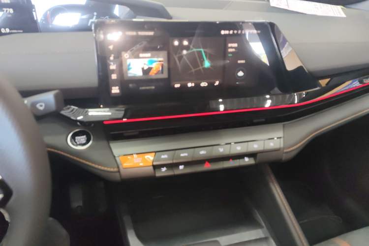 Used Changan UNI-V 2024 1.5T Prestige Edition
