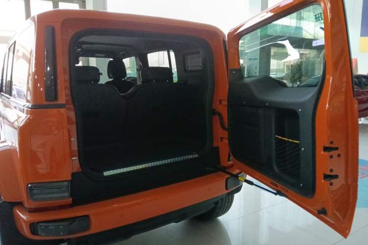 Used  V23 2025 401 Two-Wheel Drive Intelligent Driving Version
