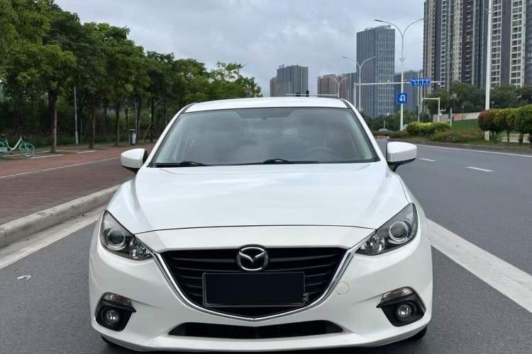 Used Mazda Mazda 3 Axela 2016 Sedan 1.5L Automatic Comfort Model
