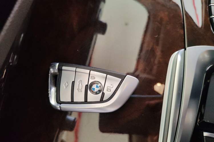 Used BMW 5 Series 2019 Facelifted 525Li Luxury Package
