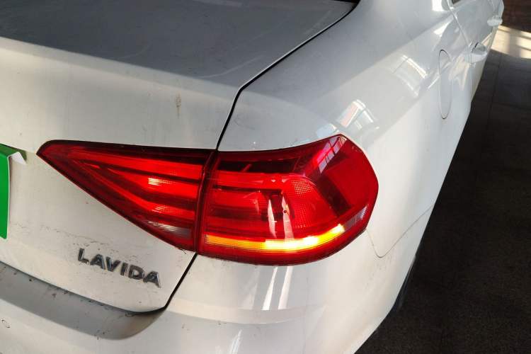 Used Volkswagen Lavida 2017 1.6L Automatic Fashion Edition
