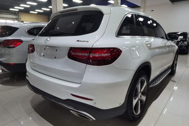Used Mercedes-Benz GLC 2017 GLC 260 4MATIC Luxury Model
