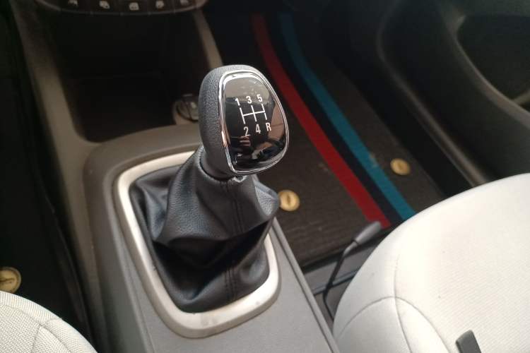 Used Chevrolet Sail 2015 Sail 3 1.3L Manual Ideal Edition