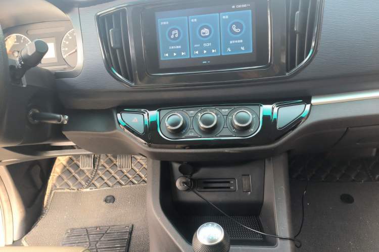 Used FORTHING Lingzhi 2023 M5L 1.6L Base Model 7 Seats
