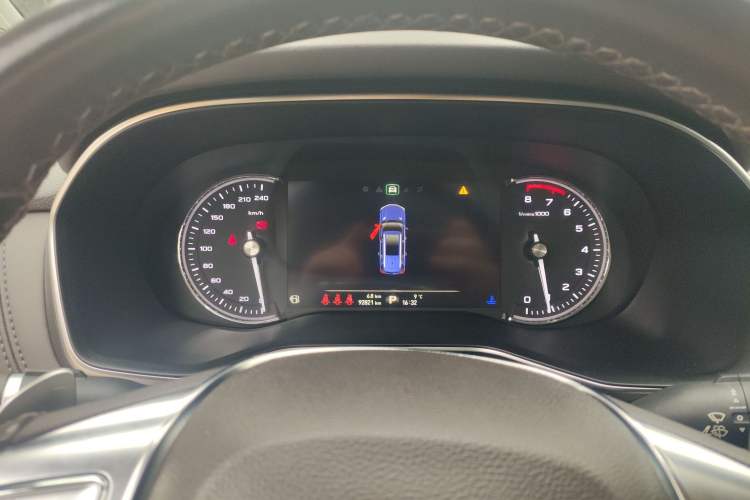 Used Roewe RX8 2018 30T Smart Connectivity Two-Wheel Drive Flagship Edition
